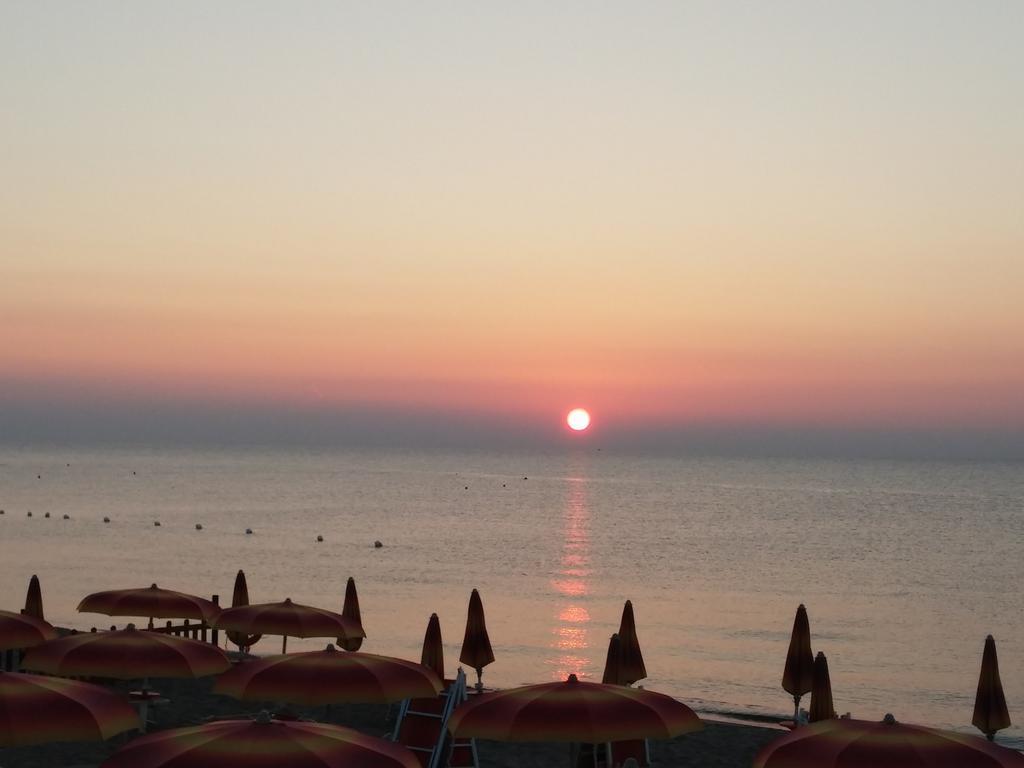 Blumen Bad Beach Apartman Metaponto Kültér fotó